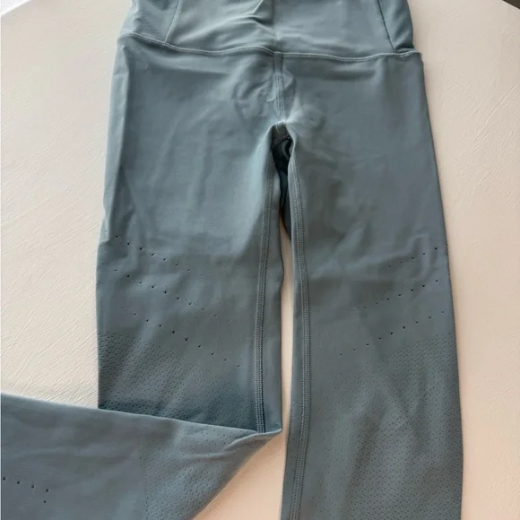 Lululemon Athletica Sky Blue Leggings - Picture 4 of 10